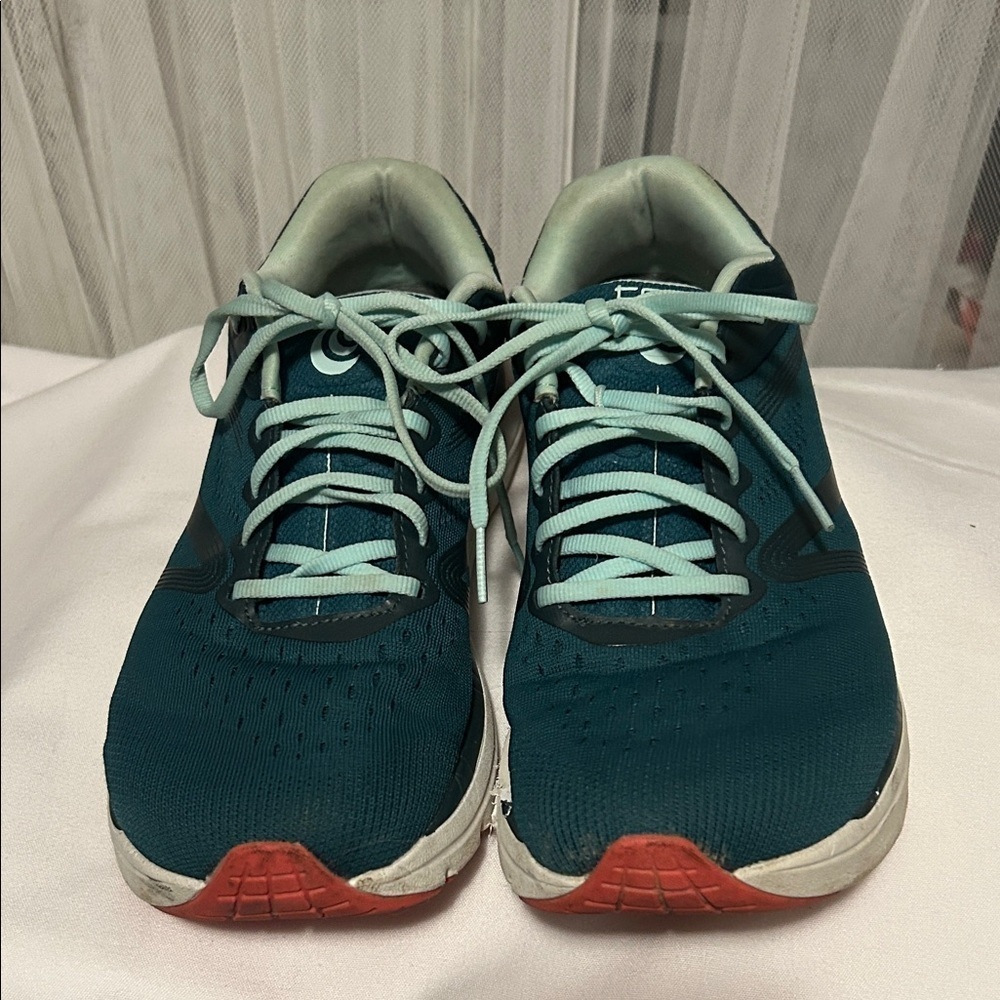 TOPO Teal and Red Athletic Sneakers. WIDE TOE BOX SIZE 8.5